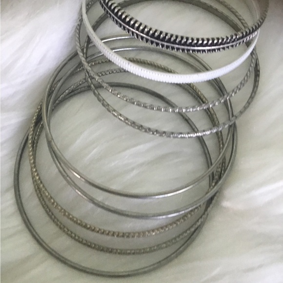 Set of 11 bracelets - Picture 3 of 9